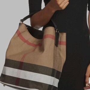 Burberry Ashby Medium Mega Check